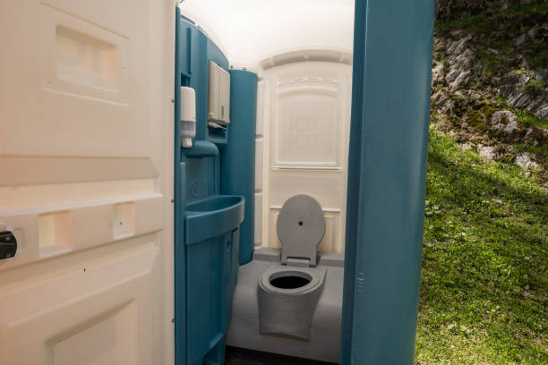 Best Portable Toilet Rental for Emergency Services  in Kaukauna, WI